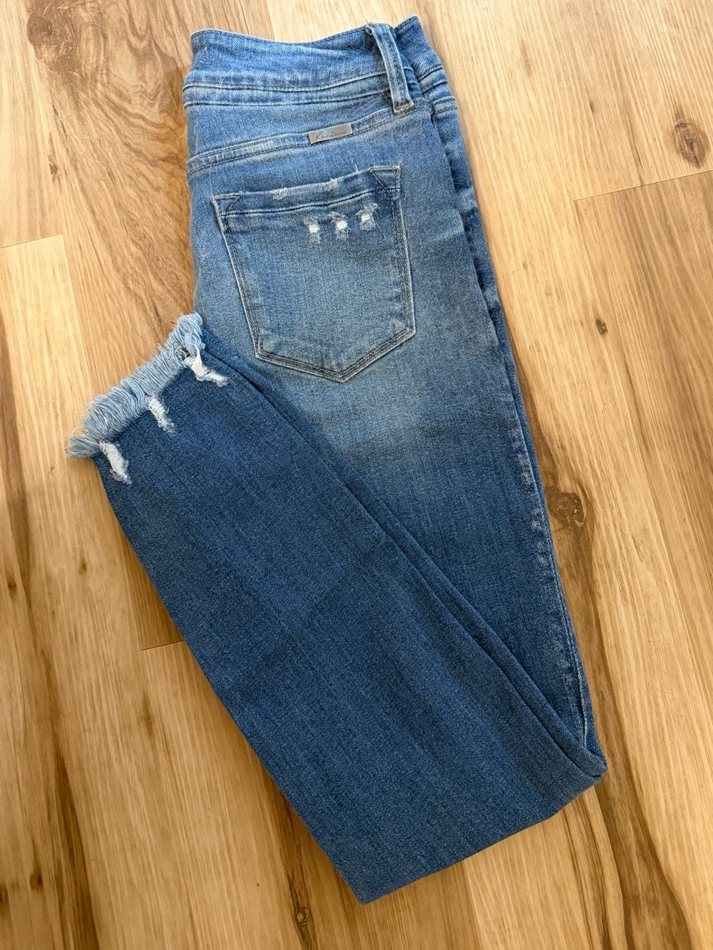 KanCan Skinny Blue Frayed-Hem Cropped Jeans